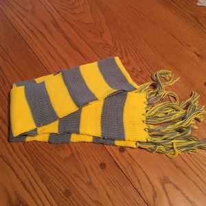 Harry Potter Style Yellow and gray knit scarf
